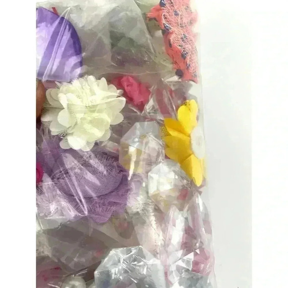 Flowers Rose Acrylic Diamonds Craft Resins Assorted Random Lot 13OZ Destash Bulk - Picture 8 of 11